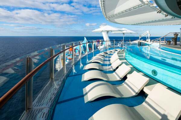 Plunge Pool - Deck 18 Midship Starboard Wonder of the Seas - Royal Caribbean International